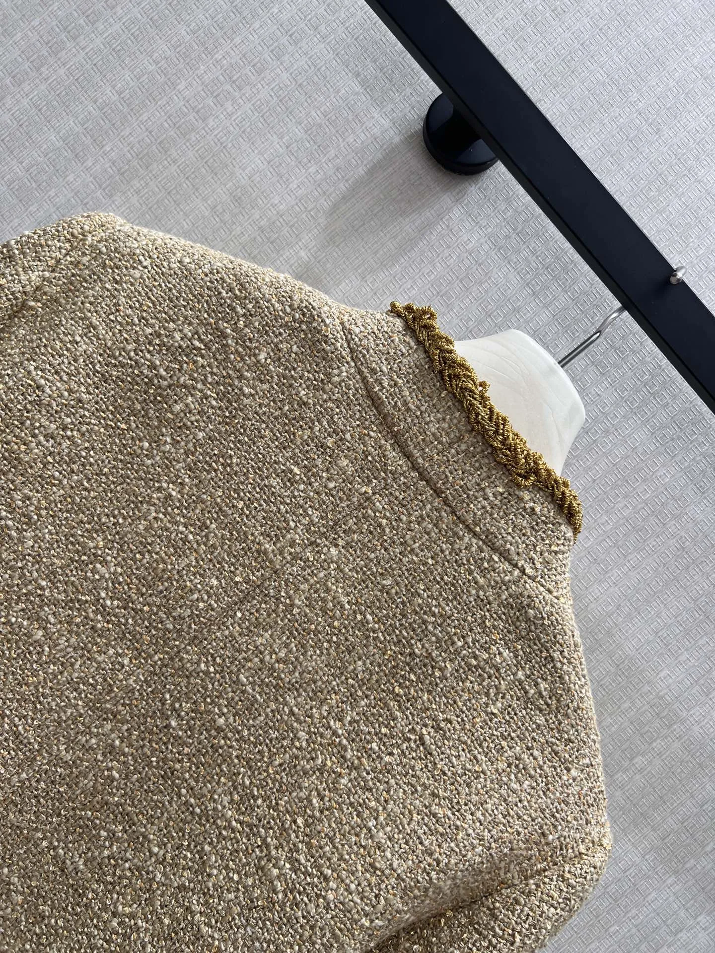 CHANEL Jackets Tweed Blend Gold-Beige 36-40 F65202609060747 - Image 5