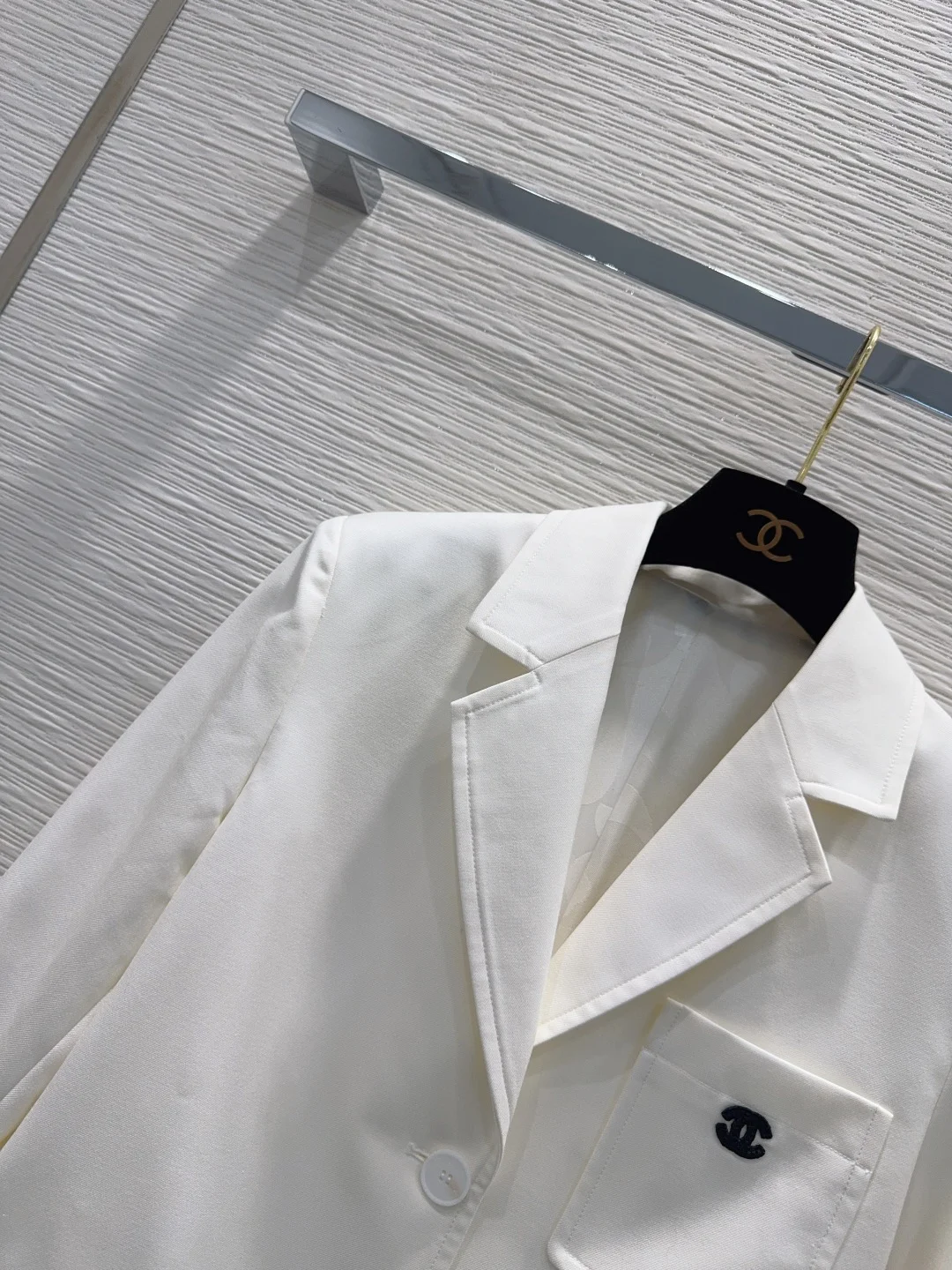 CHANEL Jackets White-Black S-L C35202609060823 - Image 3