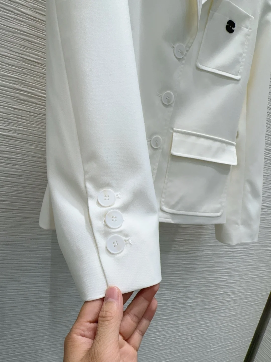 CHANEL Jackets White-Black S-L C35202609060823 - Image 6