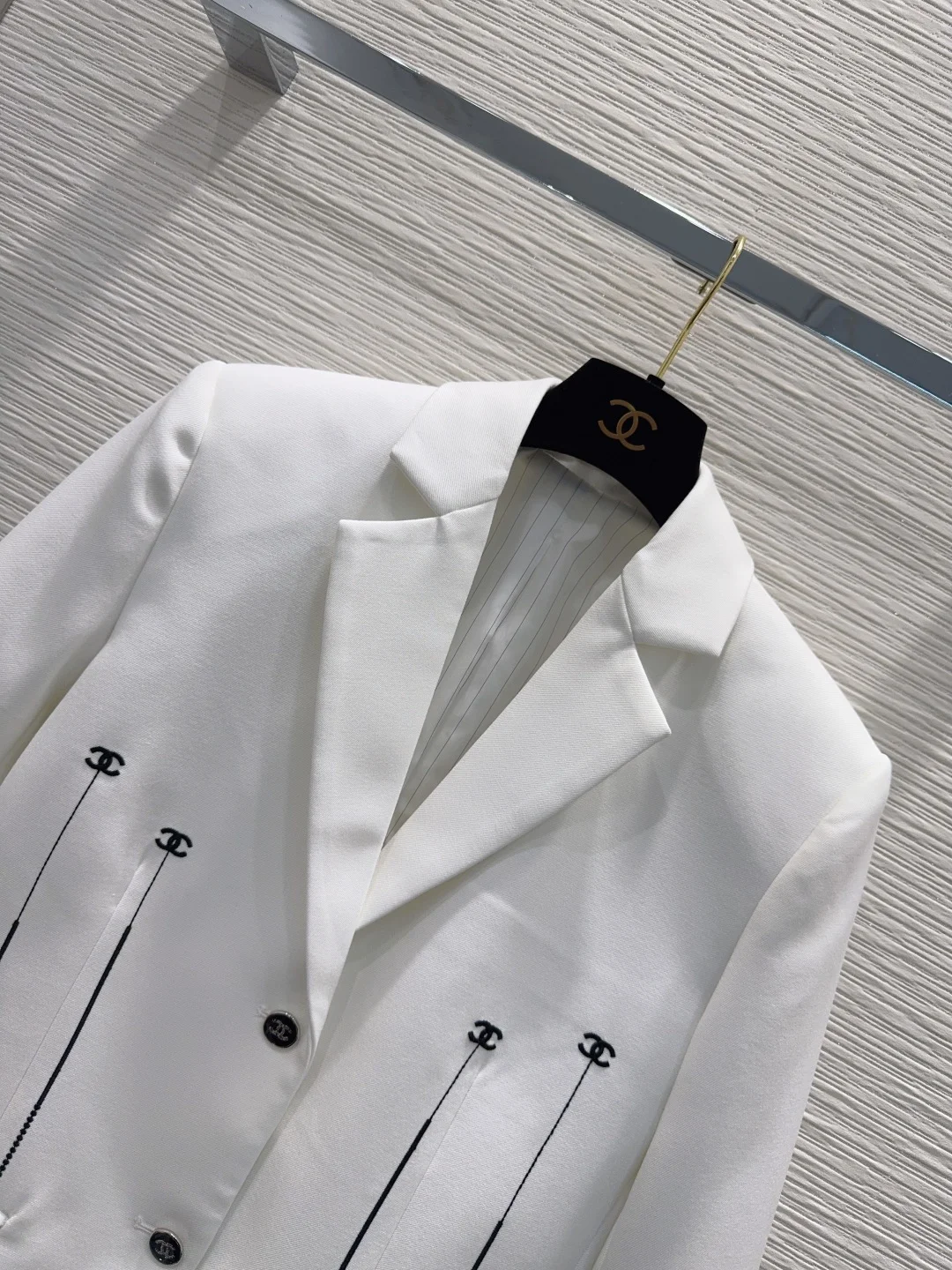 CHANEL Jackets White-Black S-M-L C85202609060908 - Image 2