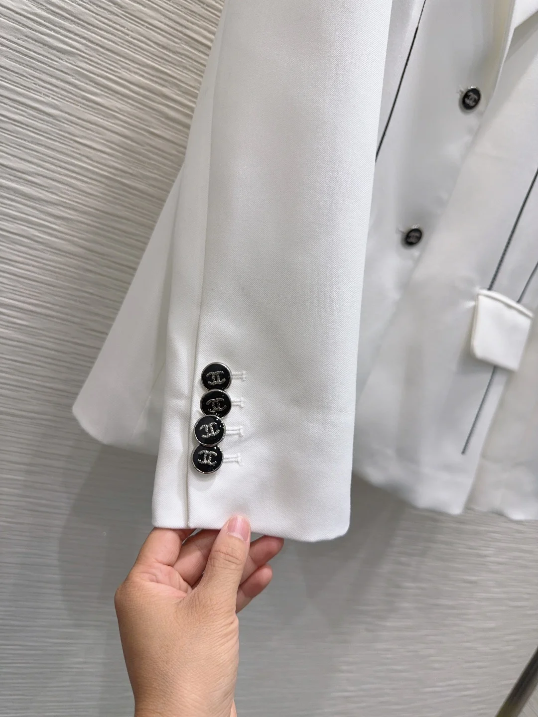 CHANEL Jackets White-Black S-M-L C85202609060908 - Image 4