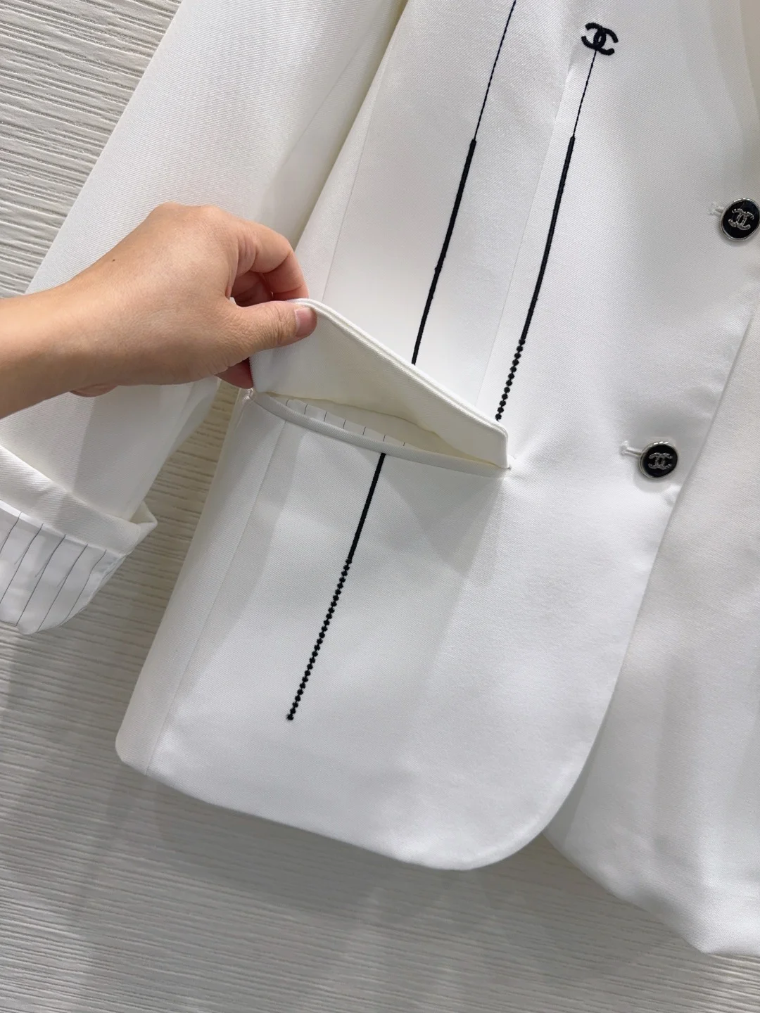 CHANEL Jackets White-Black S-M-L C85202609060908 - Image 5