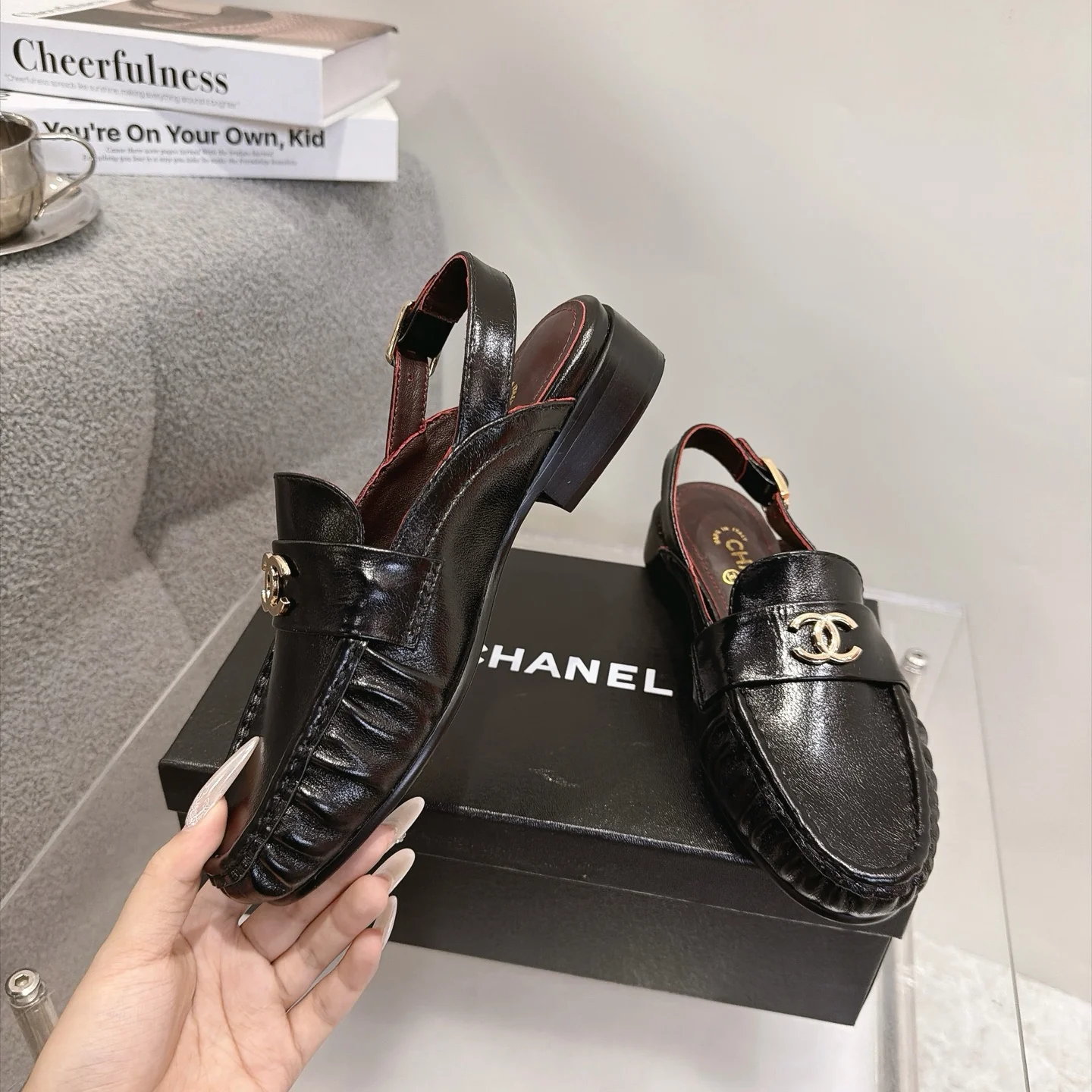 CHANEL Loafers Calfskin Leather Black-Gold EU35-41 B20202609111265 - Image 2