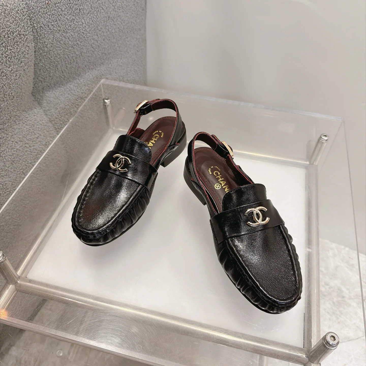 CHANEL Loafers Calfskin Leather Black-Gold EU35-41 B20202609111265 - Image 7