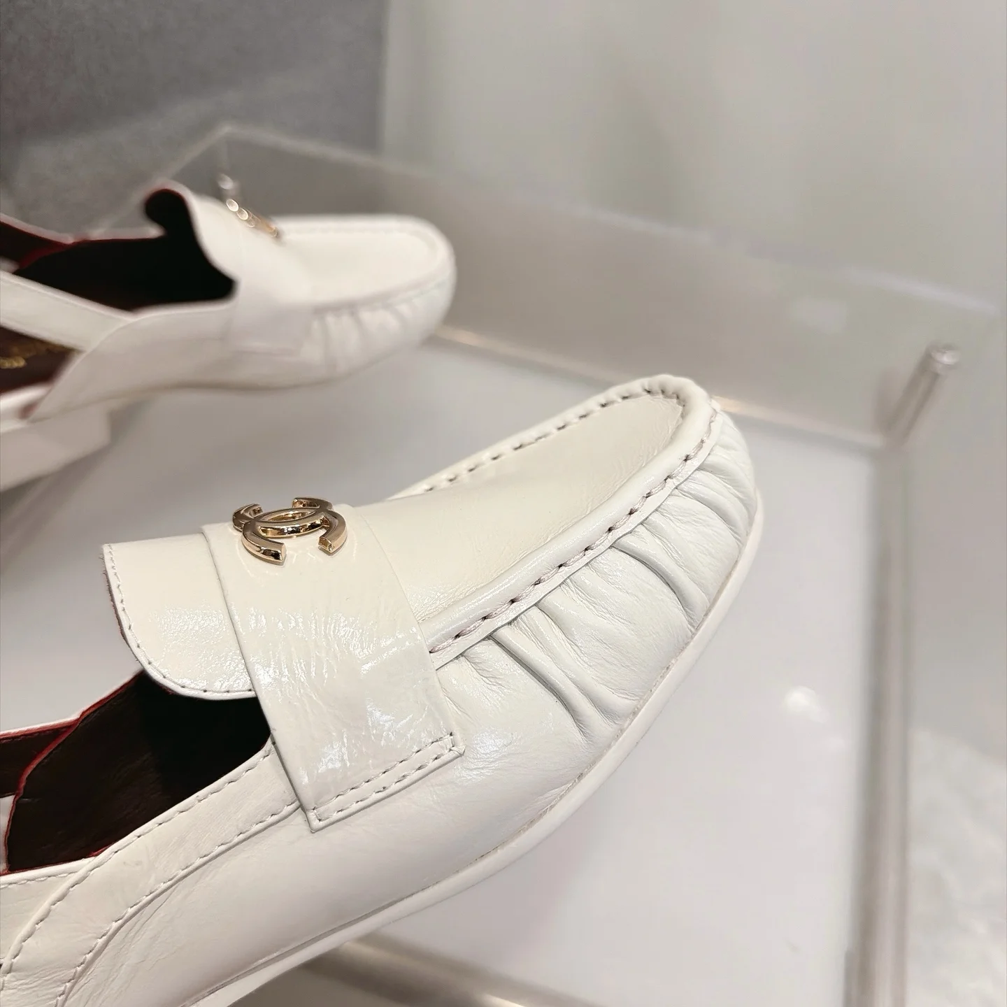 CHANEL Loafers Calfskin Leather White-Gold EU35-41 B20202609111267 - Image 9