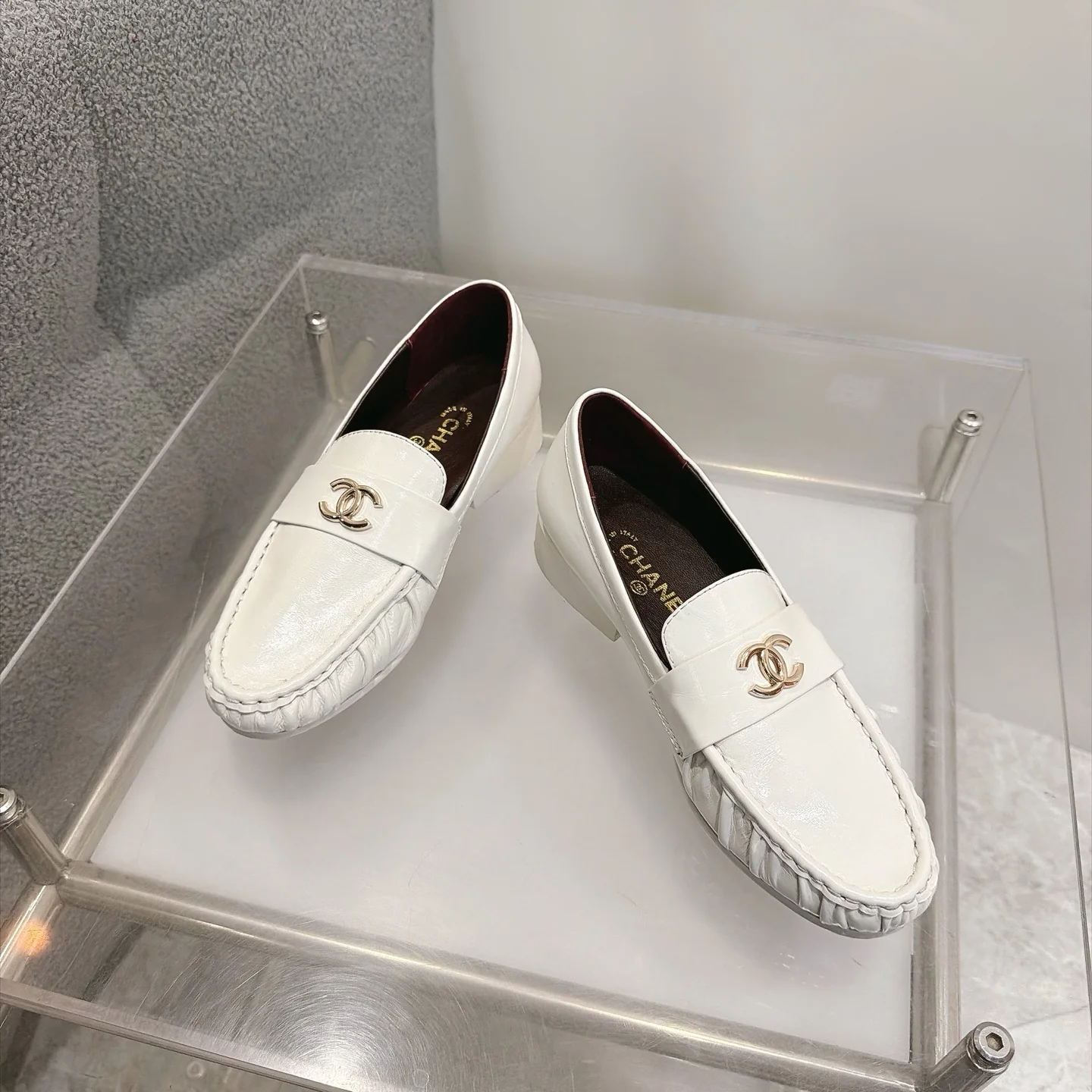 CHANEL Loafers Calfskin Leather White-Gold EU35-41 B20202609111271 - Image 8