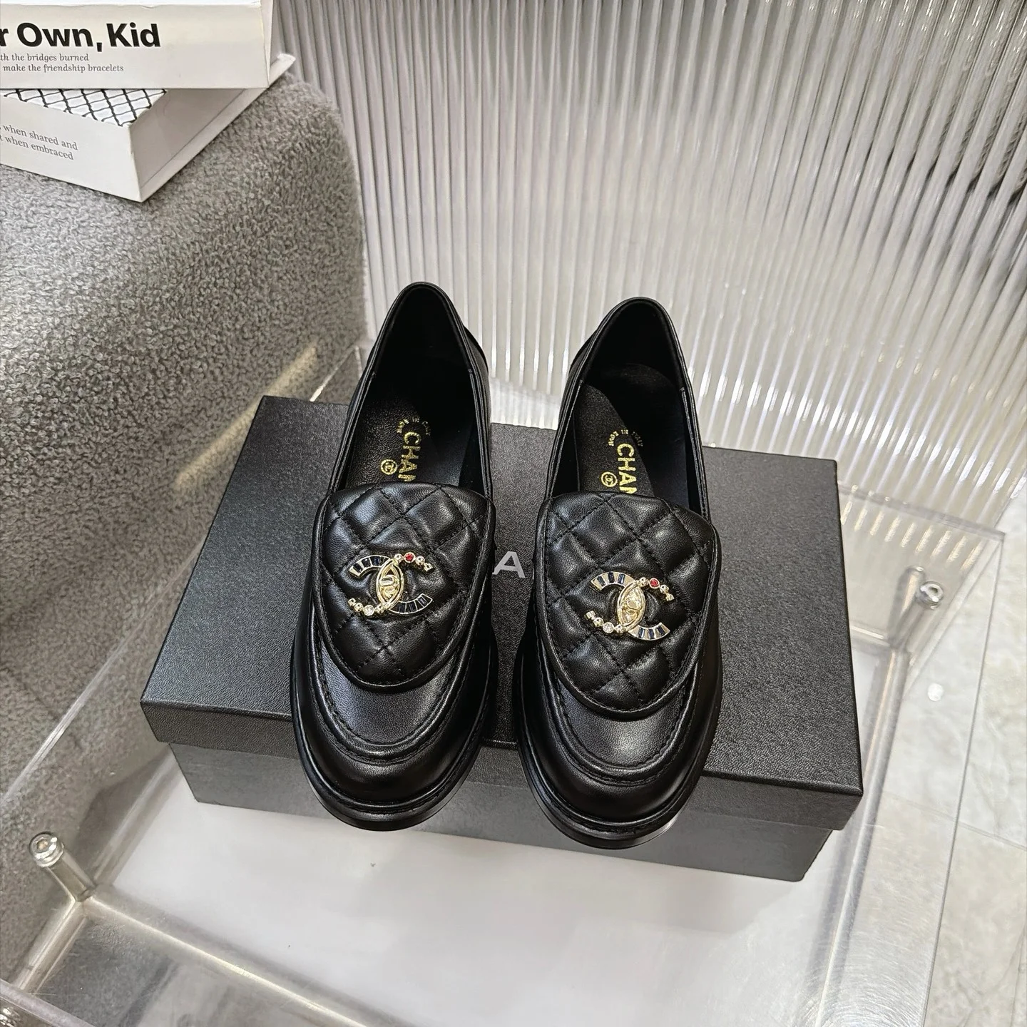 CHANEL Loafers Lambskin Black-Gold EU35-40 B20202609111274