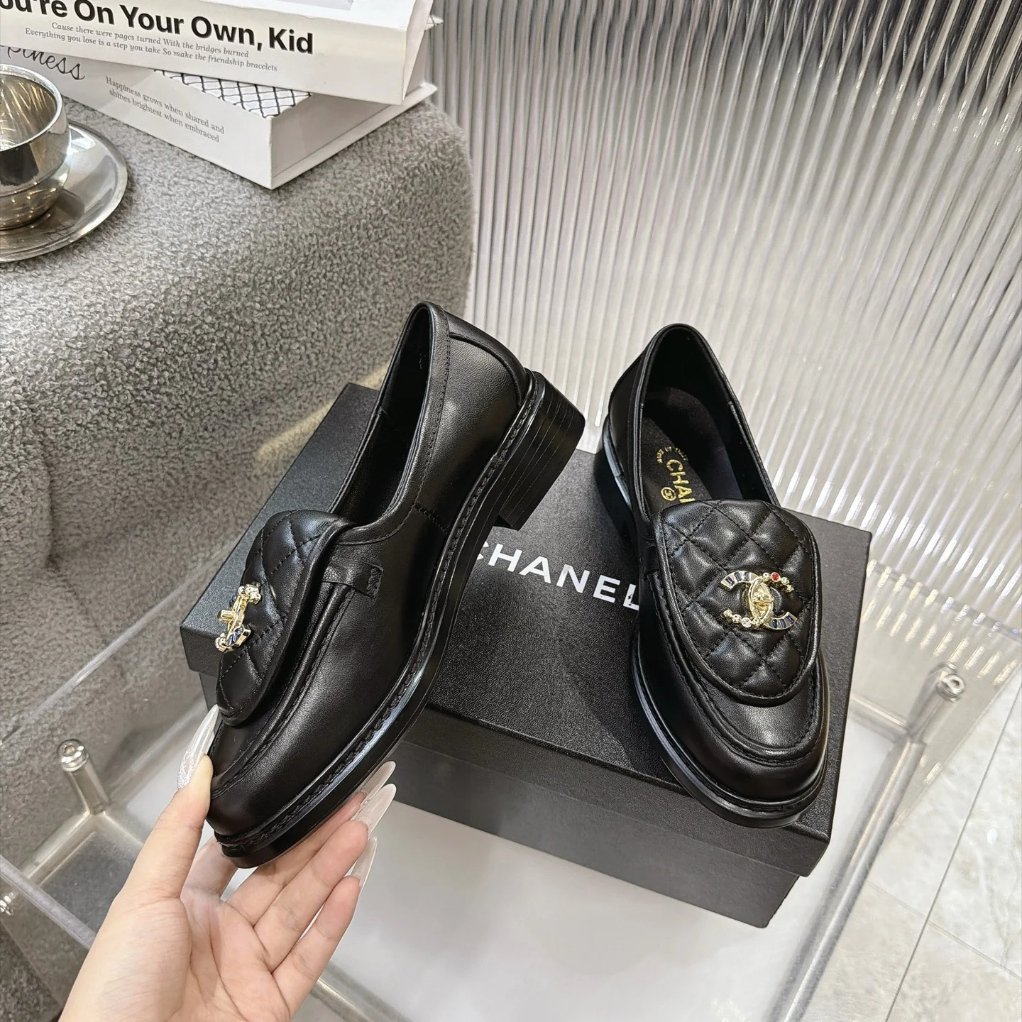 CHANEL Loafers Lambskin Black-Gold EU35-40 B20202609111274 - Image 2