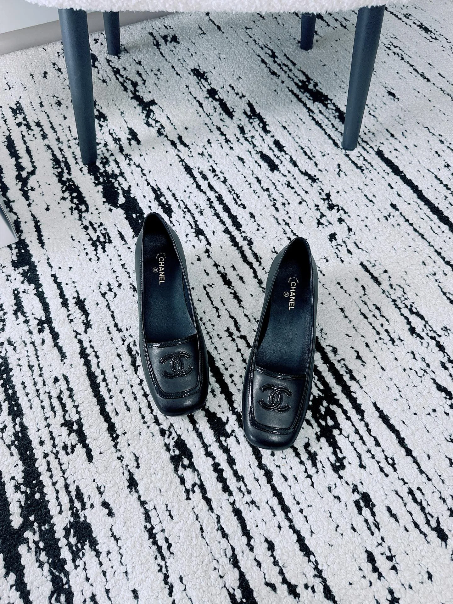 CHANEL Loafers Lambskin Patent Leather Black EU35-41 B70202609110529 - Image 6