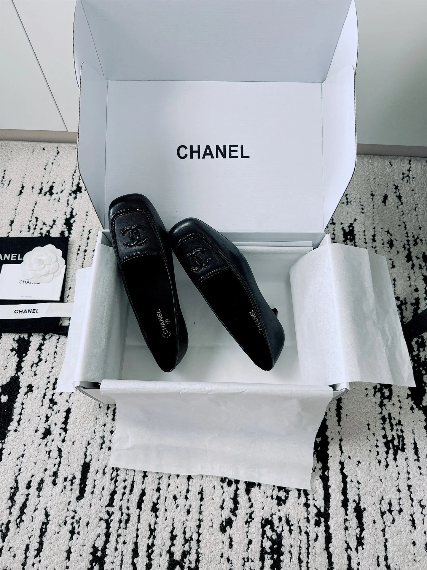 CHANEL Loafers Lambskin Patent Leather Black EU35-41 B70202609110529 - Image 8