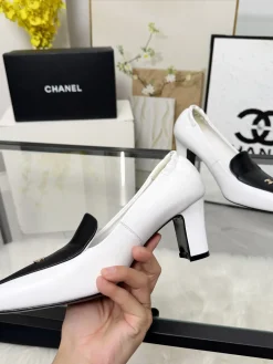 Alternative view of CHANEL Loafers Leather White-Black EU35-41 B70202609111996