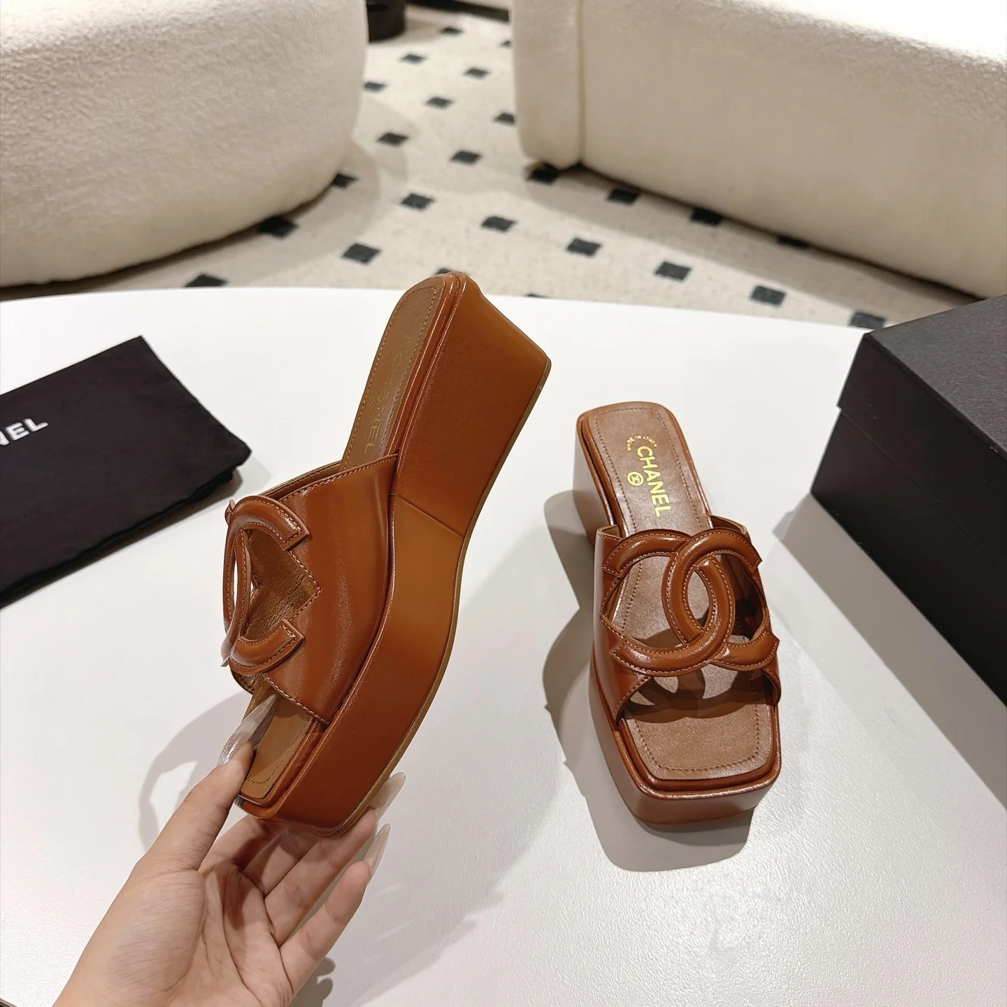 CHANEL Mules Brown-Gold B30202609110869 - Image 3