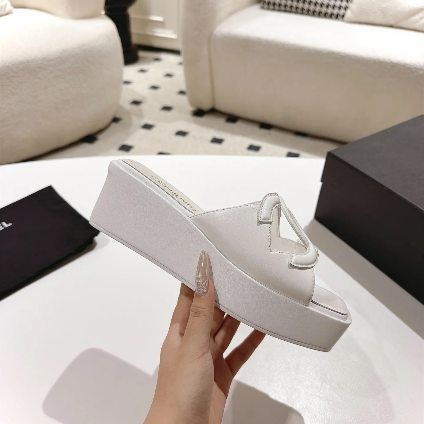 CHANEL Mules Lamb Leather White-Gold EU35-39 B30202609110873 - Image 5