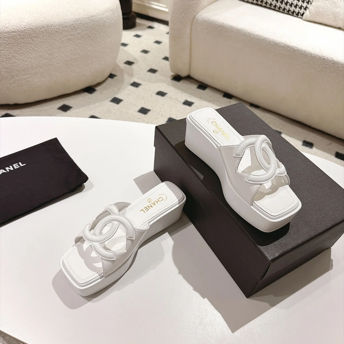 CHANEL Mules Lamb Leather White-Gold EU35-39 B30202609110873 - Image 6