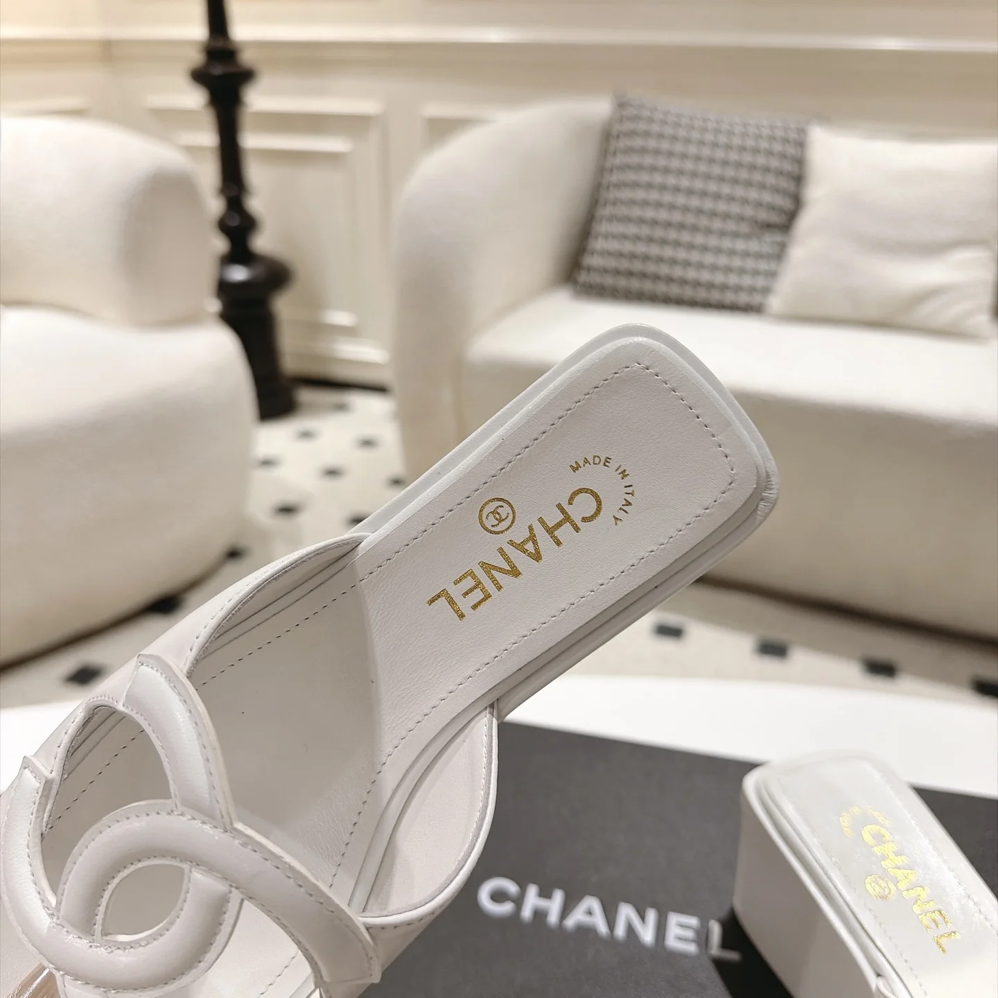 CHANEL Mules Lamb Leather White-Gold EU35-39 B30202609110873 - Image 8