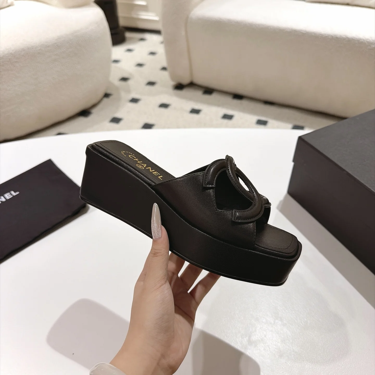 CHANEL Mules Lambskin Leather Black-Gold EU35-39 B30202609110871 - Image 5