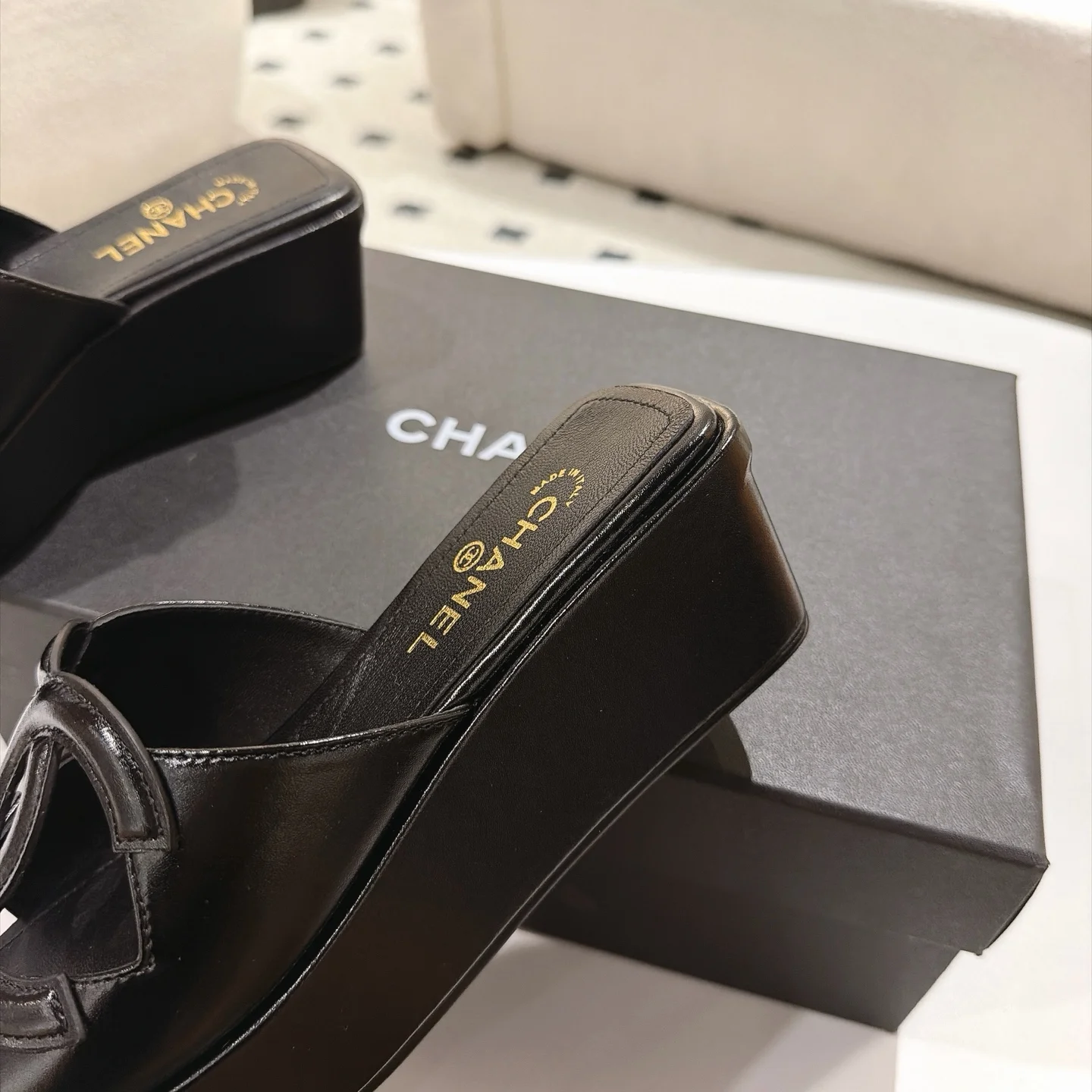 CHANEL Mules Lambskin Leather Black-Gold EU35-39 B30202609110871 - Image 7