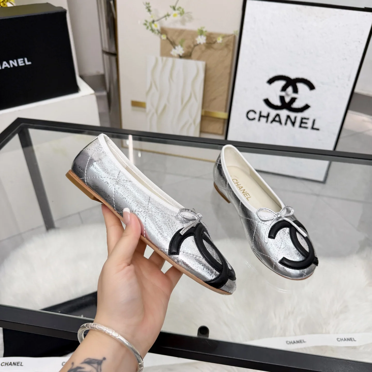 CHANEL Mules Silver-Black B70202609110277