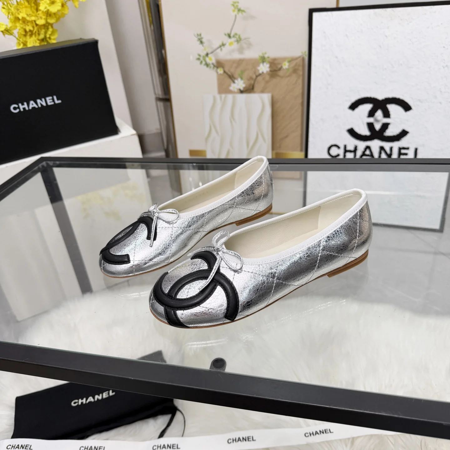 CHANEL Mules Silver-Black B70202609110277 - Image 5