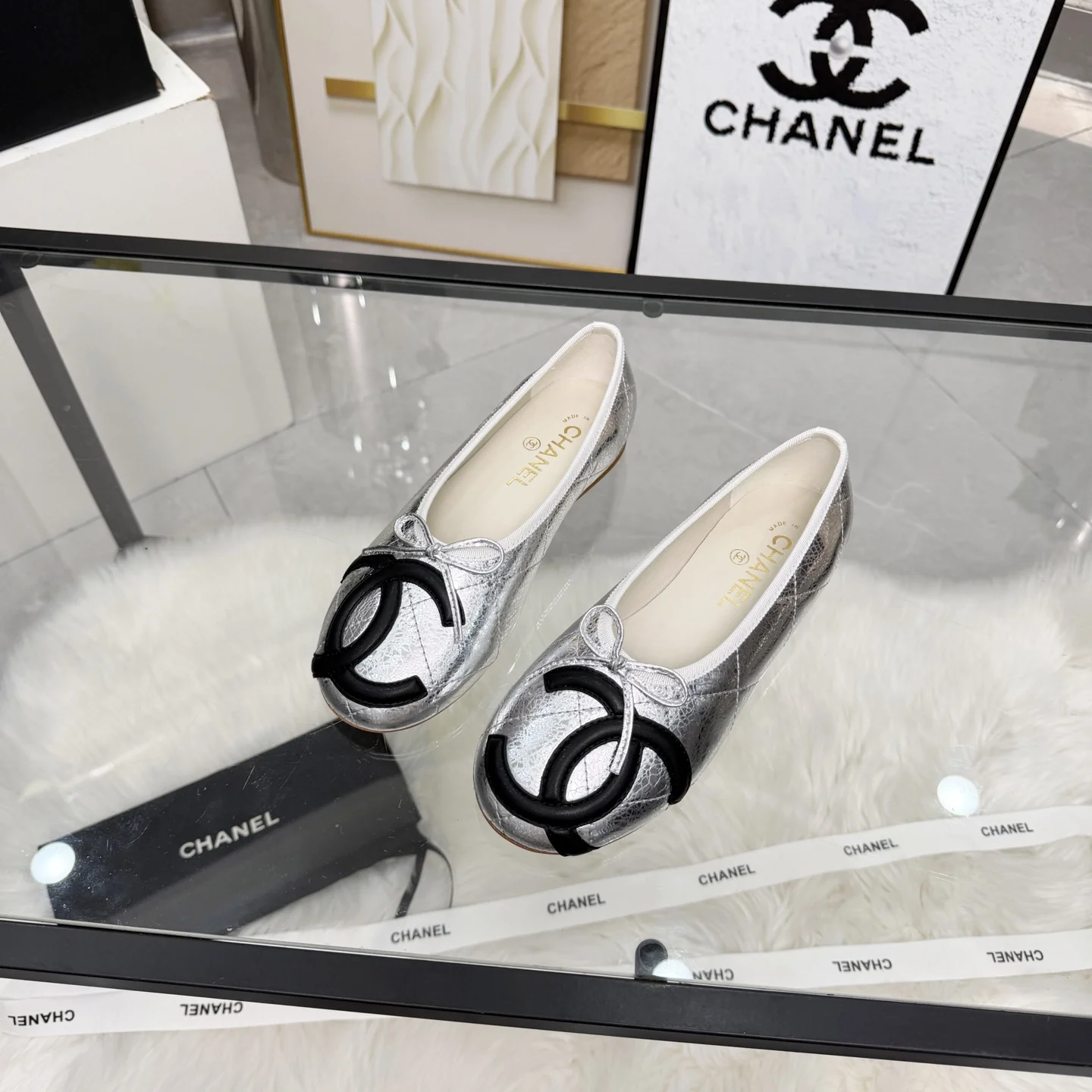 CHANEL Mules Silver-Black B70202609110277 - Image 7