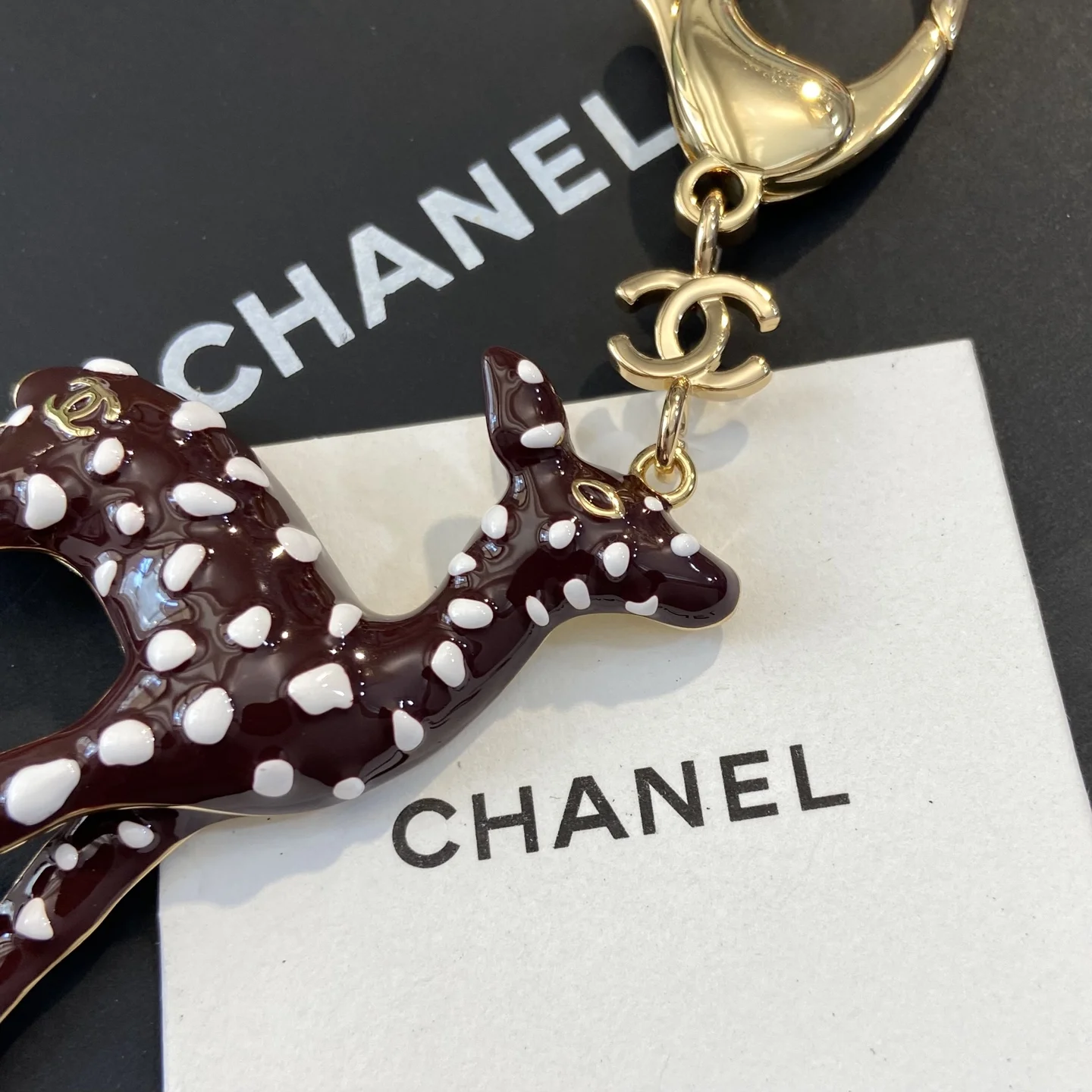 CHANEL Pins Enamel Metal One Size G5202609070078 - Image 3