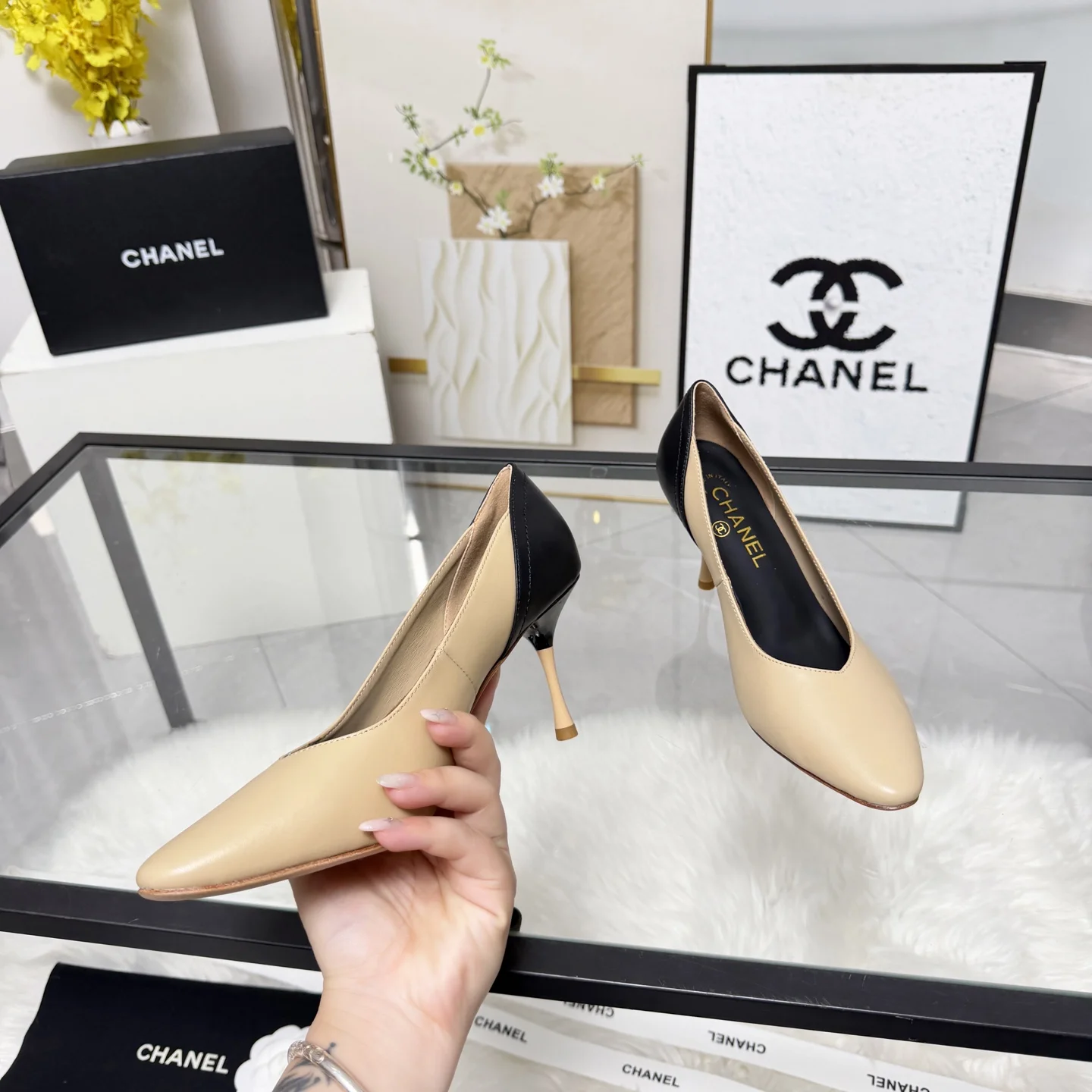 CHANEL Pumps Calf Leather Beige-Black EU35-41 B60202609110256 - Image 2