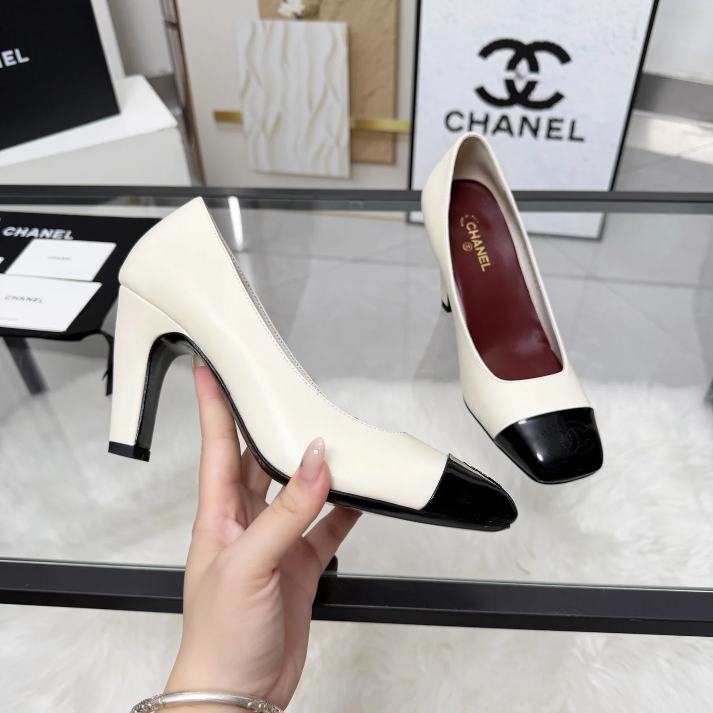 CHANEL Pumps Cream-Black B70202609110272