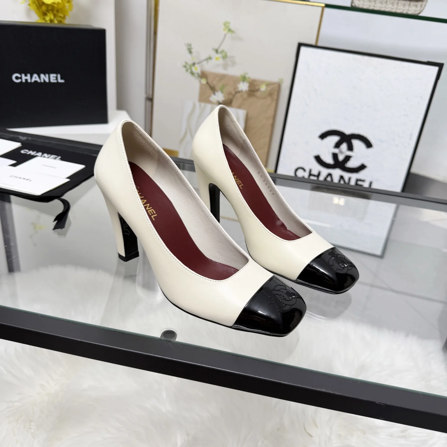 CHANEL Pumps Cream-Black B70202609110272 - Image 4