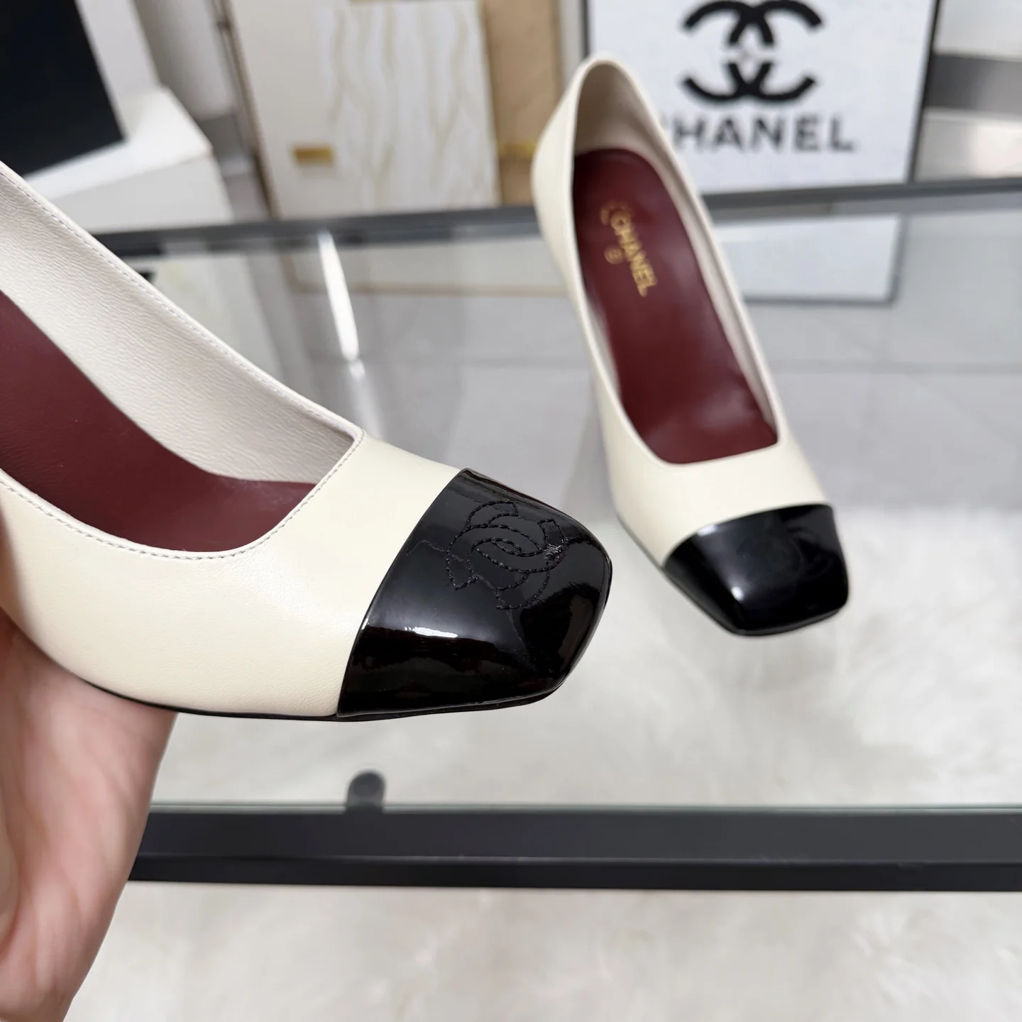 CHANEL Pumps Cream-Black B70202609110272 - Image 5