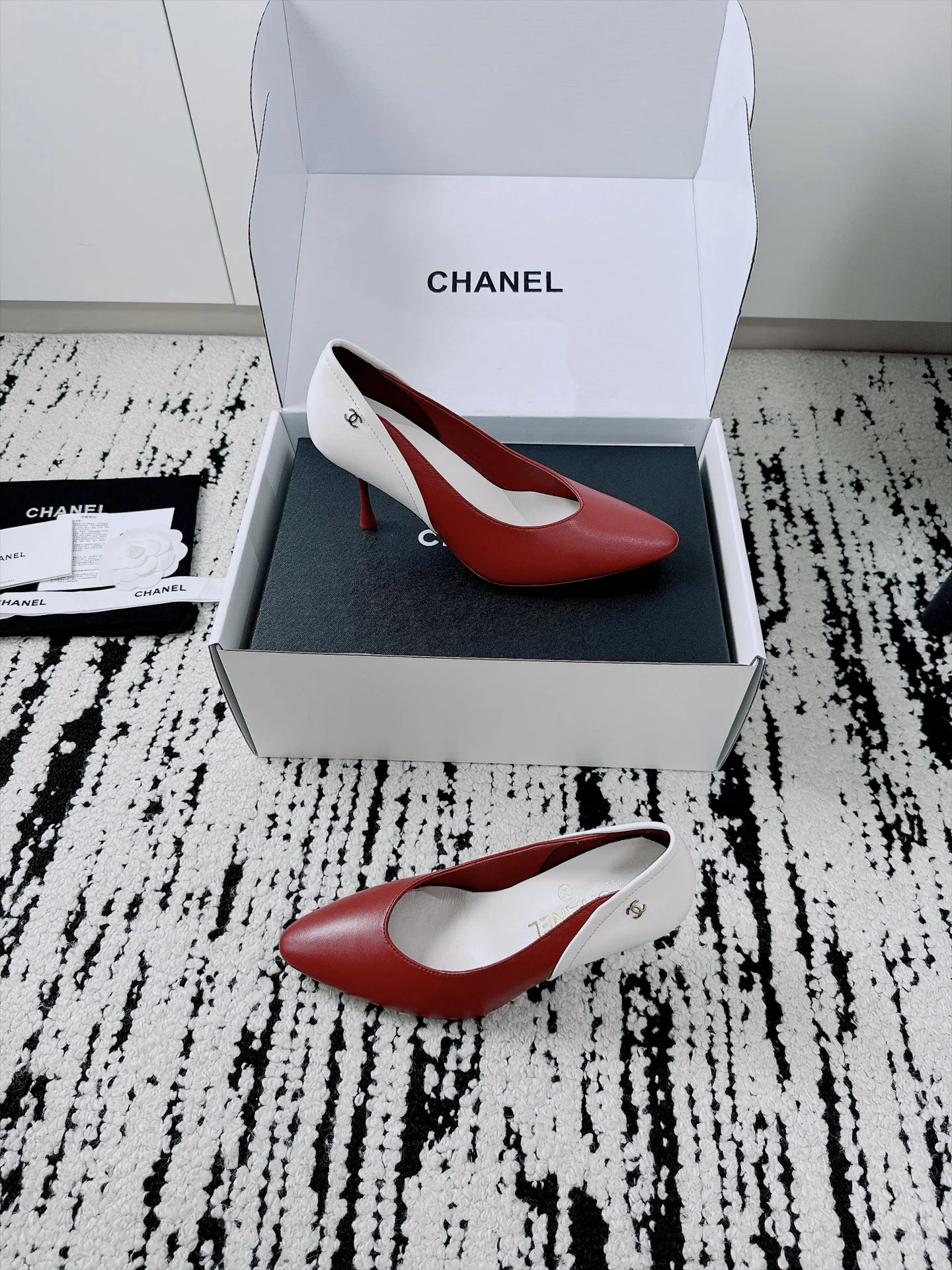CHANEL Pumps Lamb Leather White-Red EU35-41 B70202609110525 - Image 4