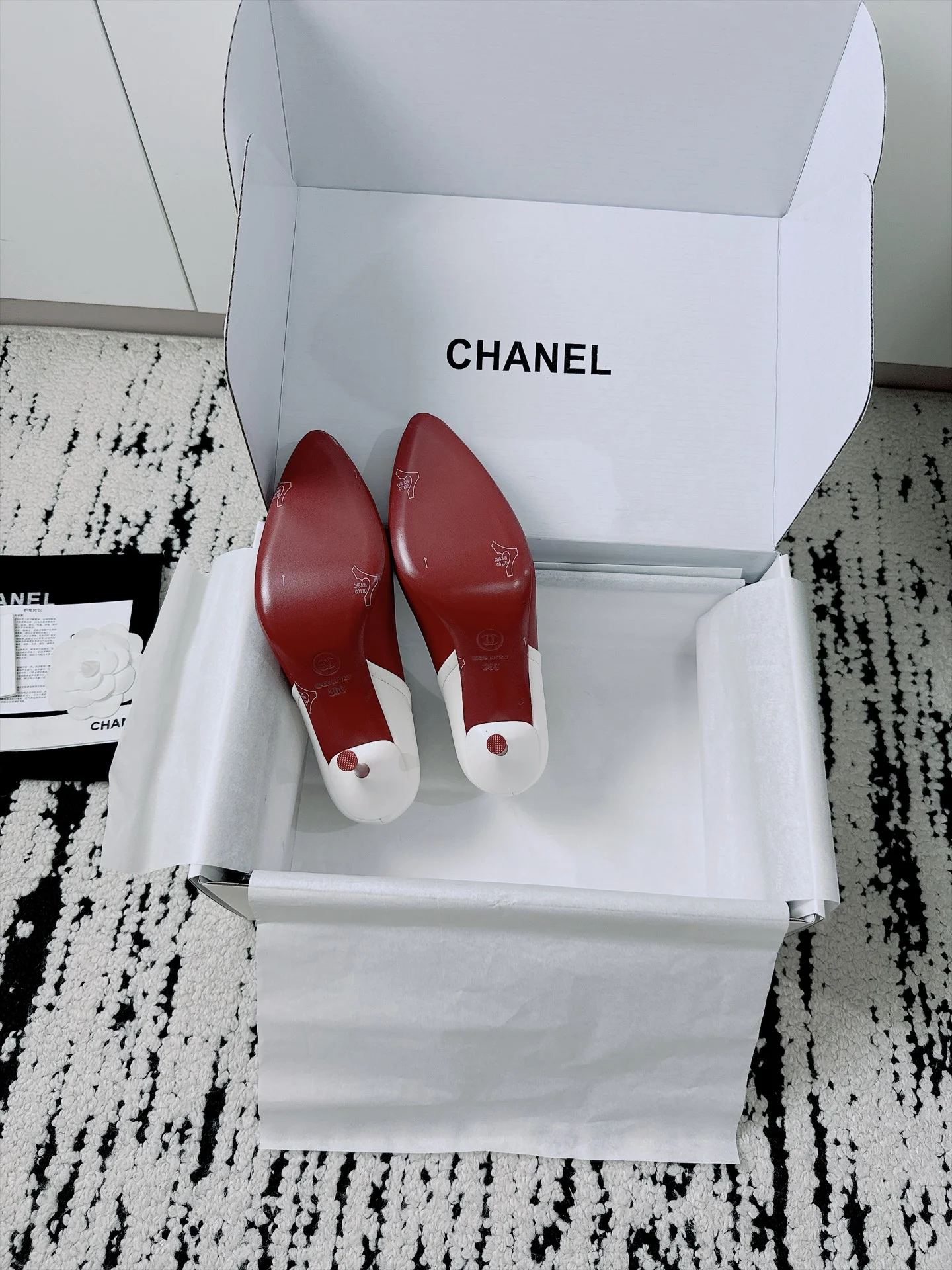CHANEL Pumps Lamb Leather White-Red EU35-41 B70202609110525 - Image 9