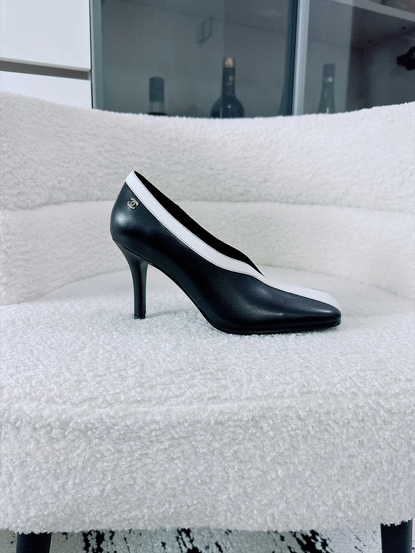 CHANEL Pumps Lambskin Patent Leather Black-White EU35-41 B70202609110520