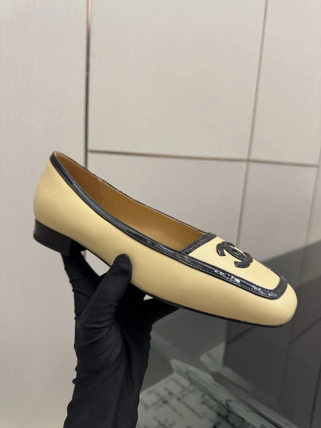 CHANEL Pumps Leather Beige-Black EU35-39 B70202609110302 - Image 7