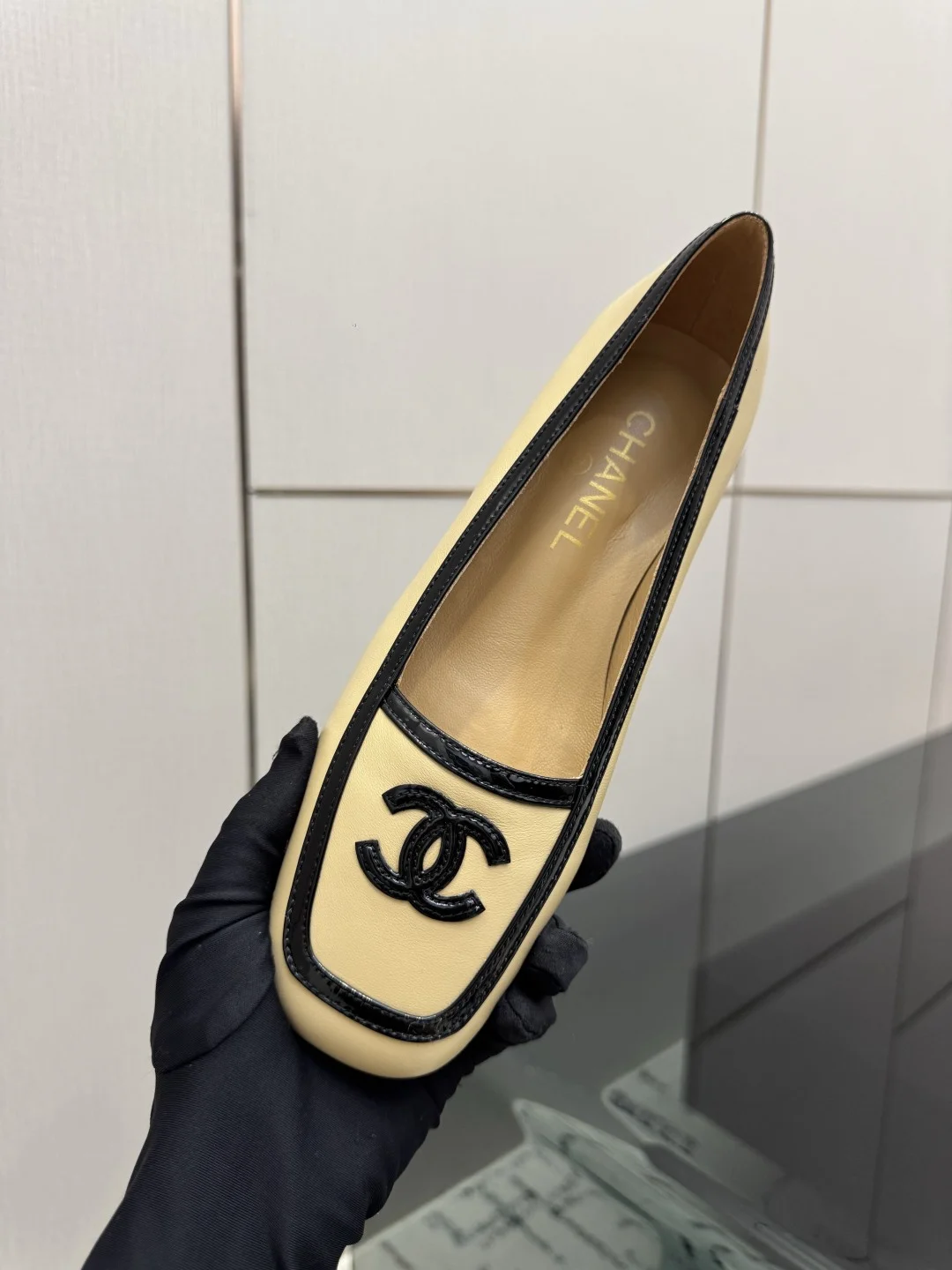 CHANEL Pumps Leather Beige-Black EU35-39 B70202609110302 - Image 8