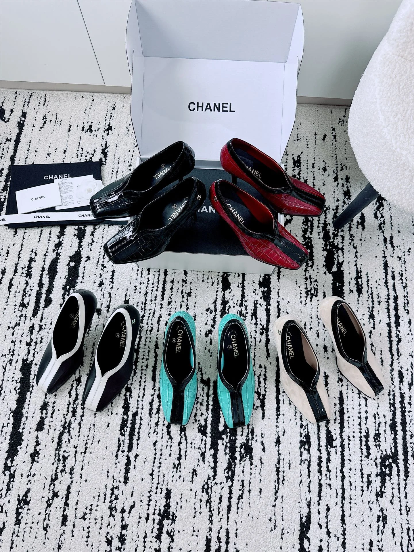 CHANEL Pumps Patent Lamb Leather Beige-Black EU35-41 B70202609110518 - Image 3