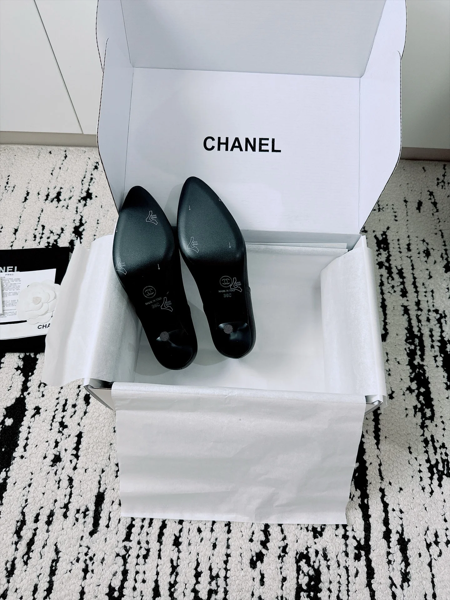 CHANEL Pumps Patent Lamb Leather Black-Silver EU35-41 B70202609110524 - Image 8