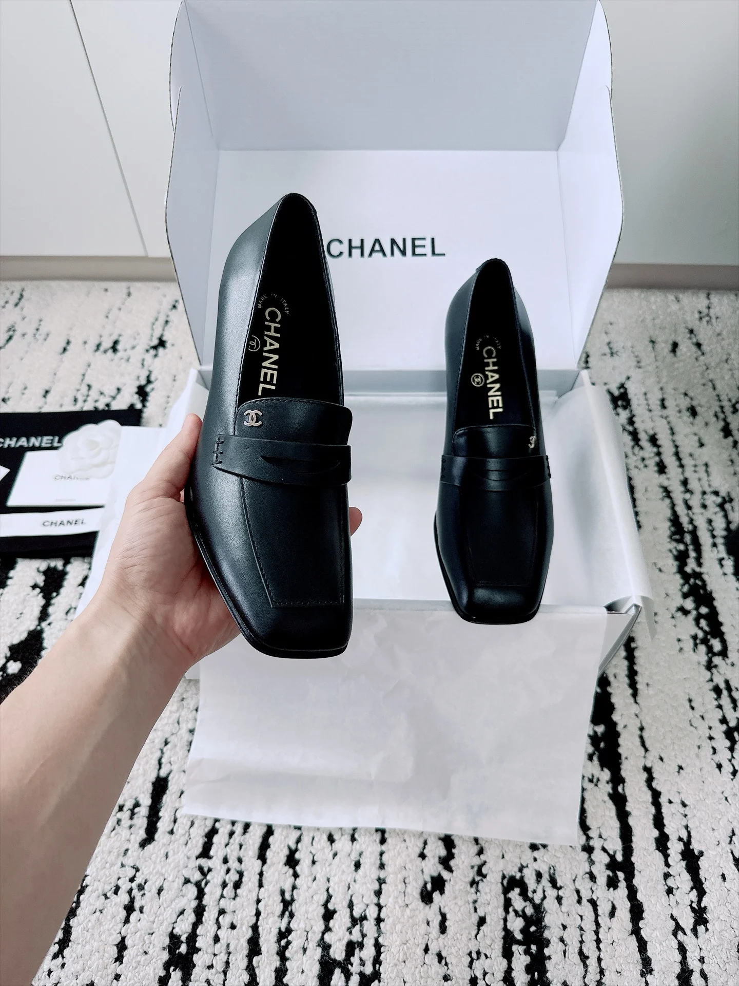 CHANEL Pumps Patent Lamb Leather Black-Silver EU35-41 B80202609110535 - Image 10