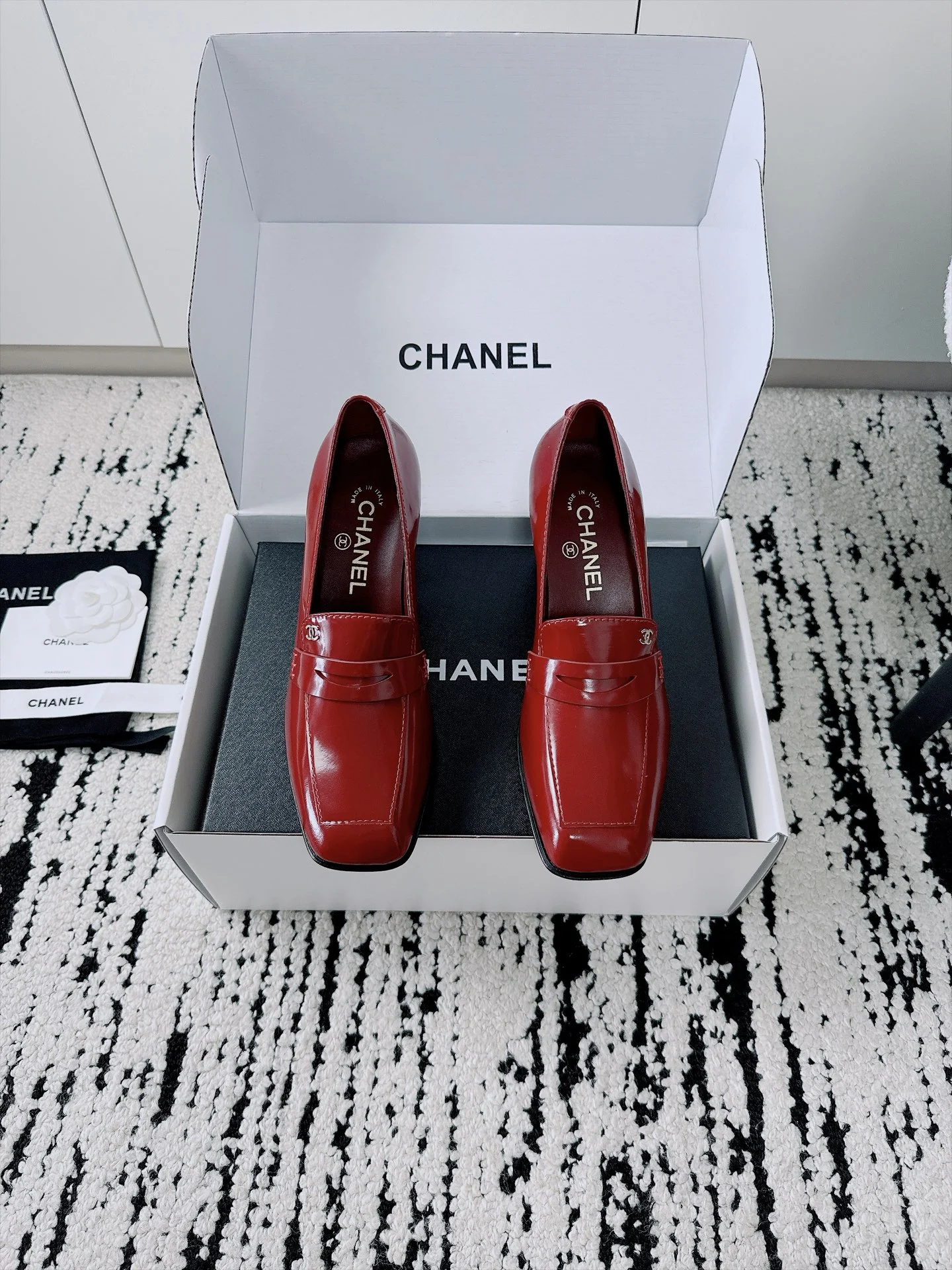 CHANEL Pumps Patent Lamb Leather Red-Black EU35-41 B80202609110536 - Image 5
