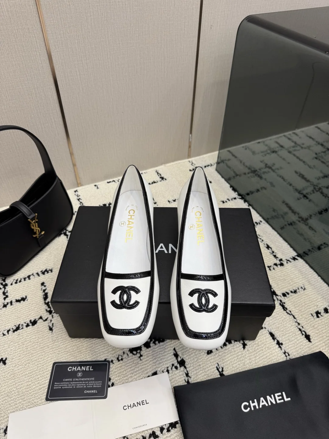 CHANEL Pumps White-Black B70202609110295