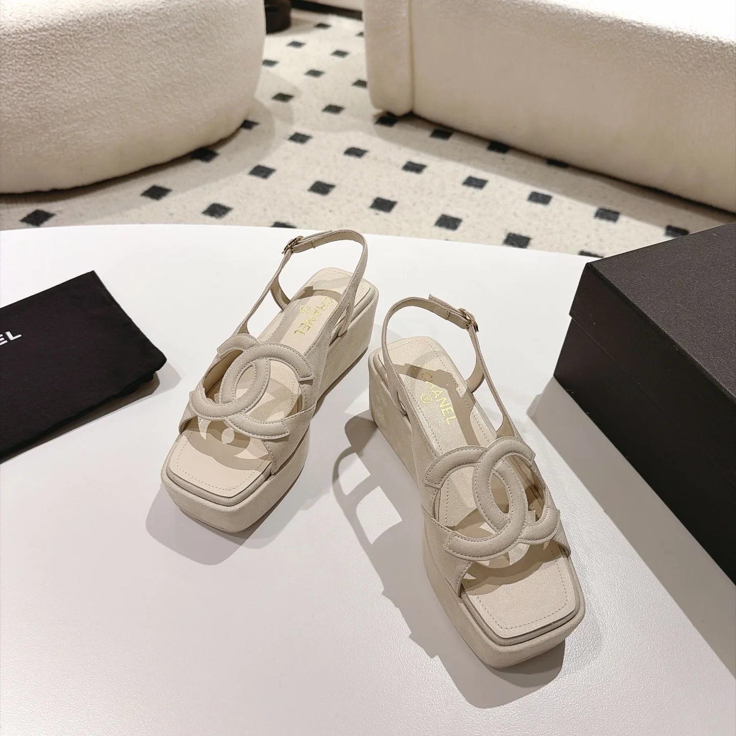 CHANEL Sandals Beige B40202609110880 - Image 2