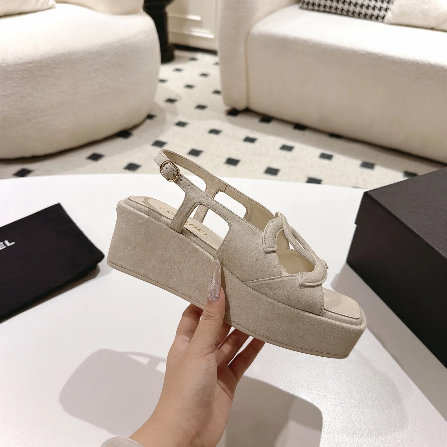 CHANEL Sandals Beige B40202609110880 - Image 5