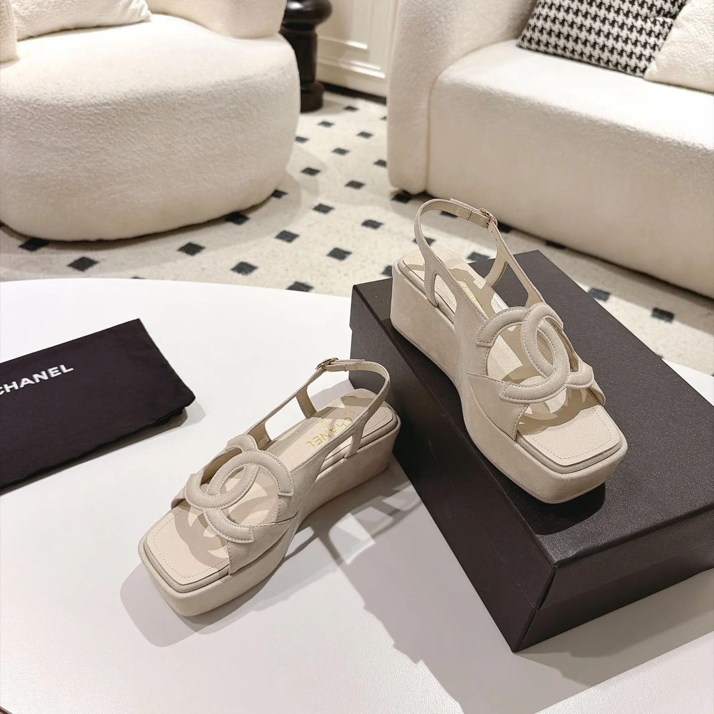 CHANEL Sandals Beige B40202609110880 - Image 6