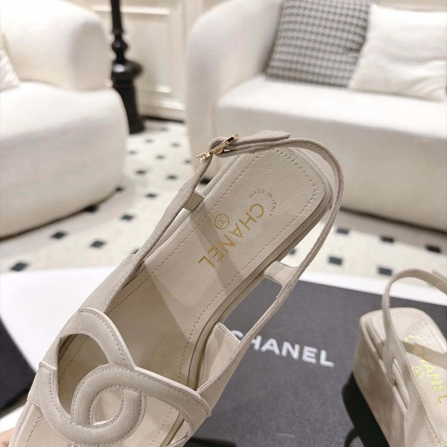 CHANEL Sandals Beige B40202609110880 - Image 8