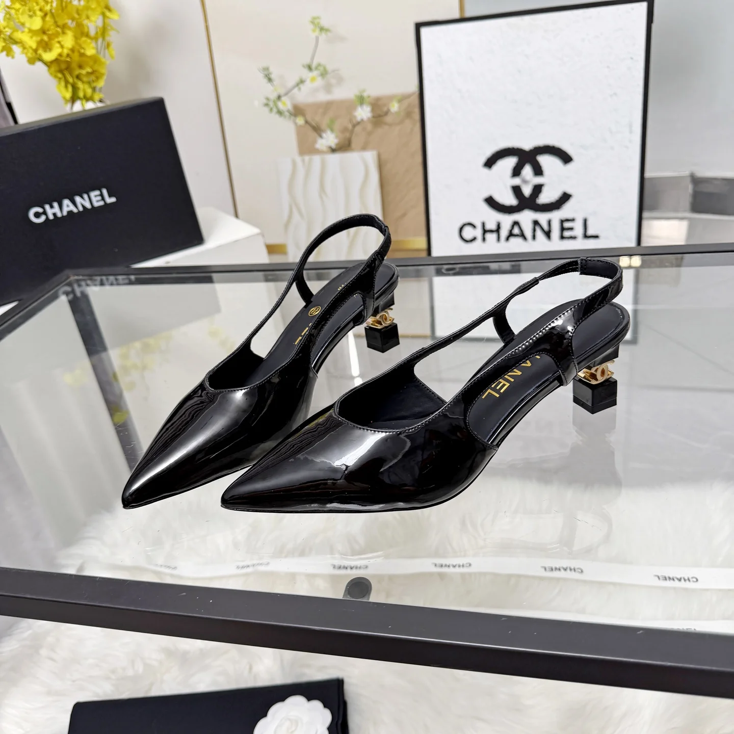 CHANEL Sandals Black-Gold B80202609110286 - Image 5