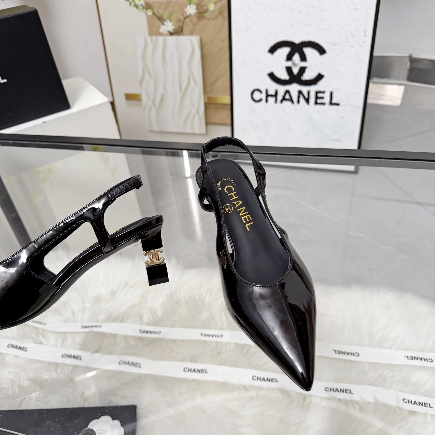 CHANEL Sandals Black-Gold B80202609110286 - Image 6