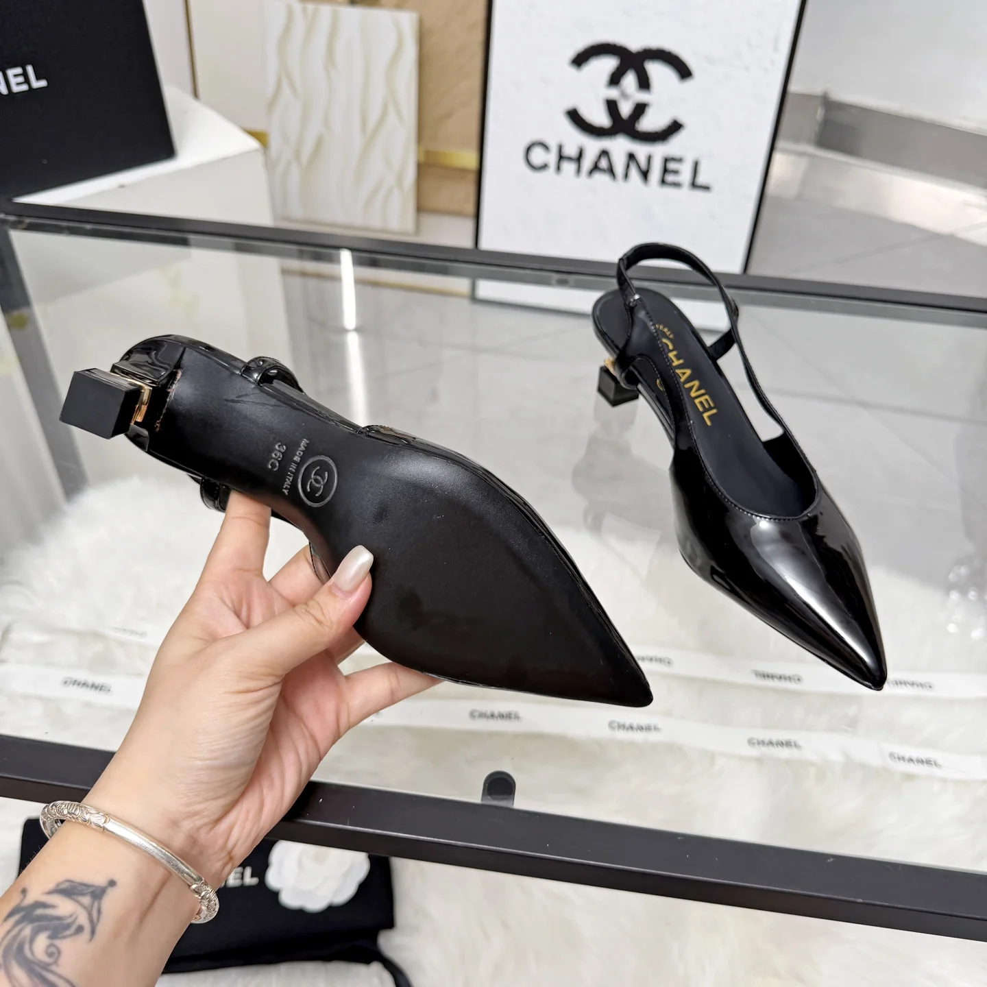 CHANEL Sandals Black-Gold B80202609110286 - Image 9