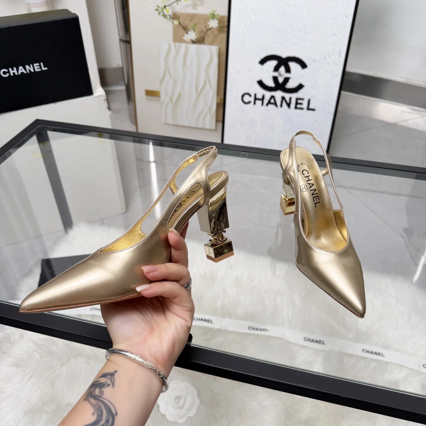 CHANEL Sandals Calf Leather Gold-Silver EU35-41 B80202609110279 - Image 2