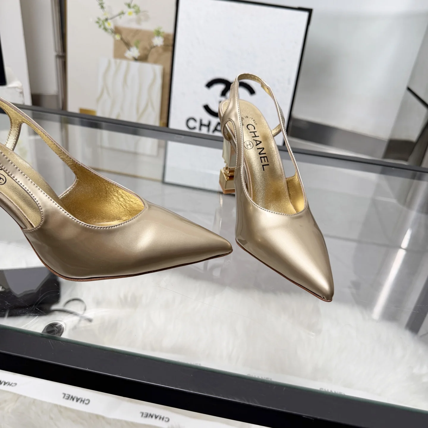 CHANEL Sandals Calf Leather Gold-Silver EU35-41 B80202609110279 - Image 4