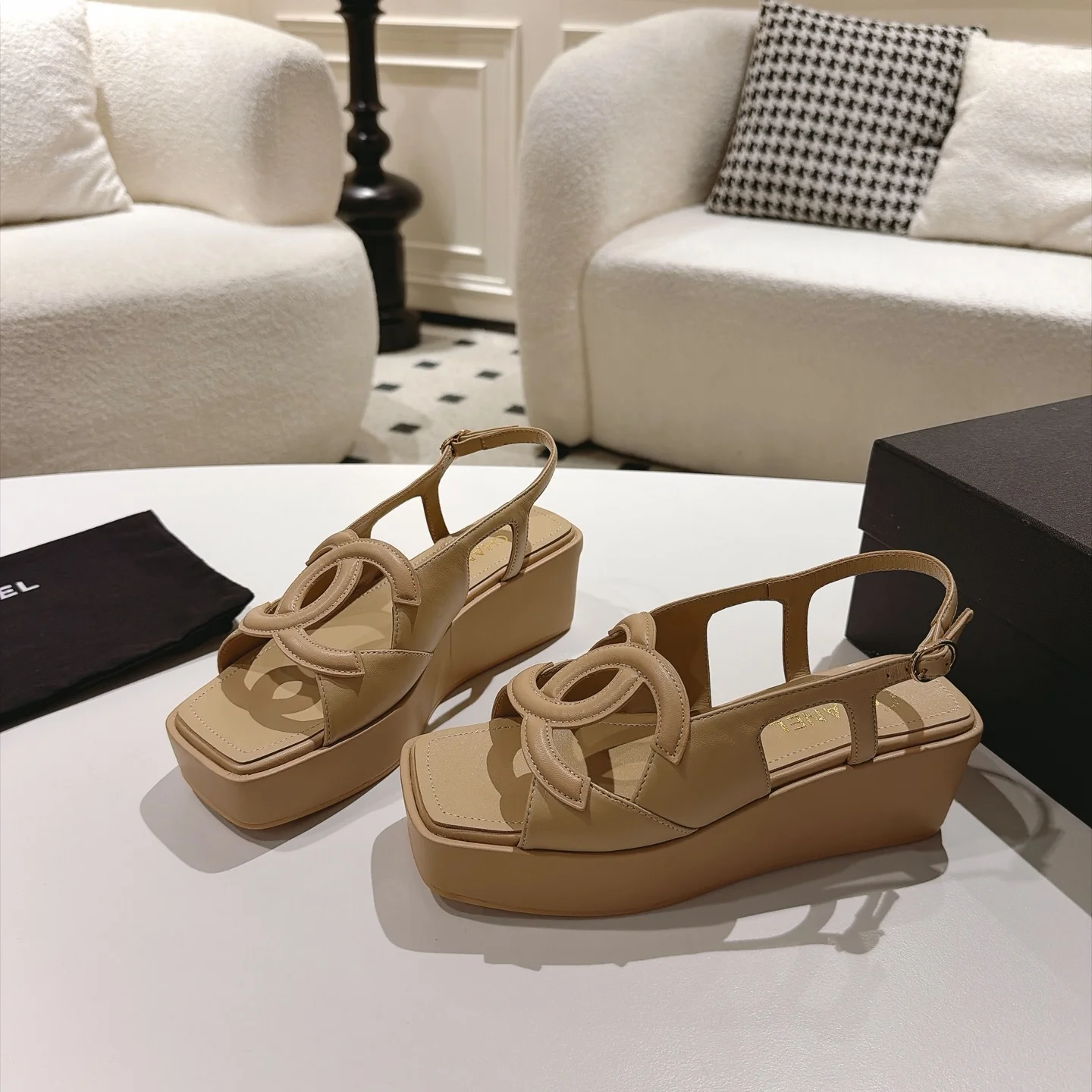 CHANEL Sandals Lamb Leather Beige-Gold EU35-41 B40202609110882 - Image 4