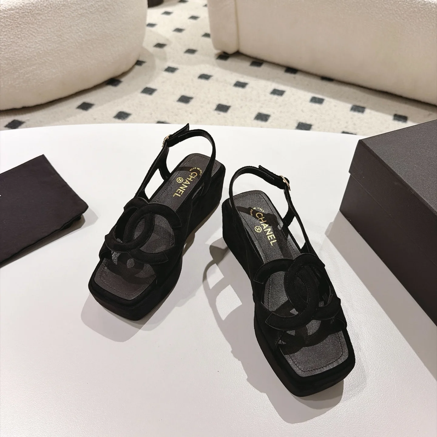 CHANEL Sandals Lamb Leather Black-Gold EU35-39 B40202609110877 - Image 2